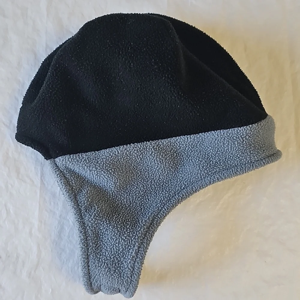 Nike Size Toddler Black Gray Fleece Beanie Hat with Chin Strap Used
